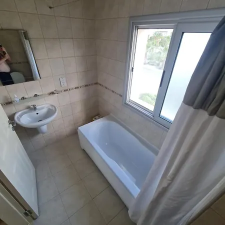 Penthouse With Rooftop Terrace Appartement Akanthou